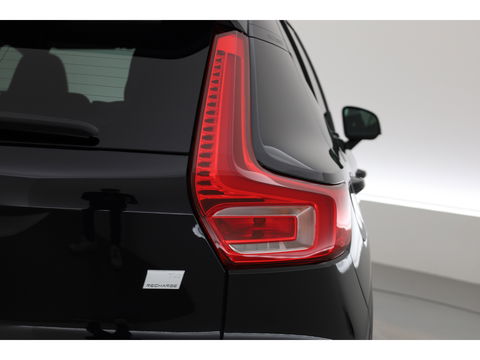 Volvo XC40 T4 Recharge Ultimate Dark | Pano | Pilot assist | 360cam | H&K | Elek. Stoelen |