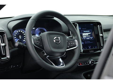 Volvo XC40 T4 Recharge Ultimate Dark | Pano | Pilot assist | 360cam | H&K | Elek. Stoelen |