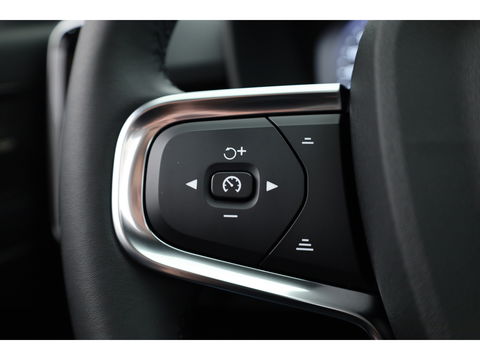 Volvo XC40 T4 Recharge Ultimate Dark | Pano | Pilot assist | 360cam | H&K | Elek. Stoelen |