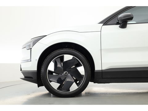Volvo EX30 Single Motor Extended Range Ultra 69 kWh | Pano | 360cam | Stoel-stuurverw. | 22KW on-board lader