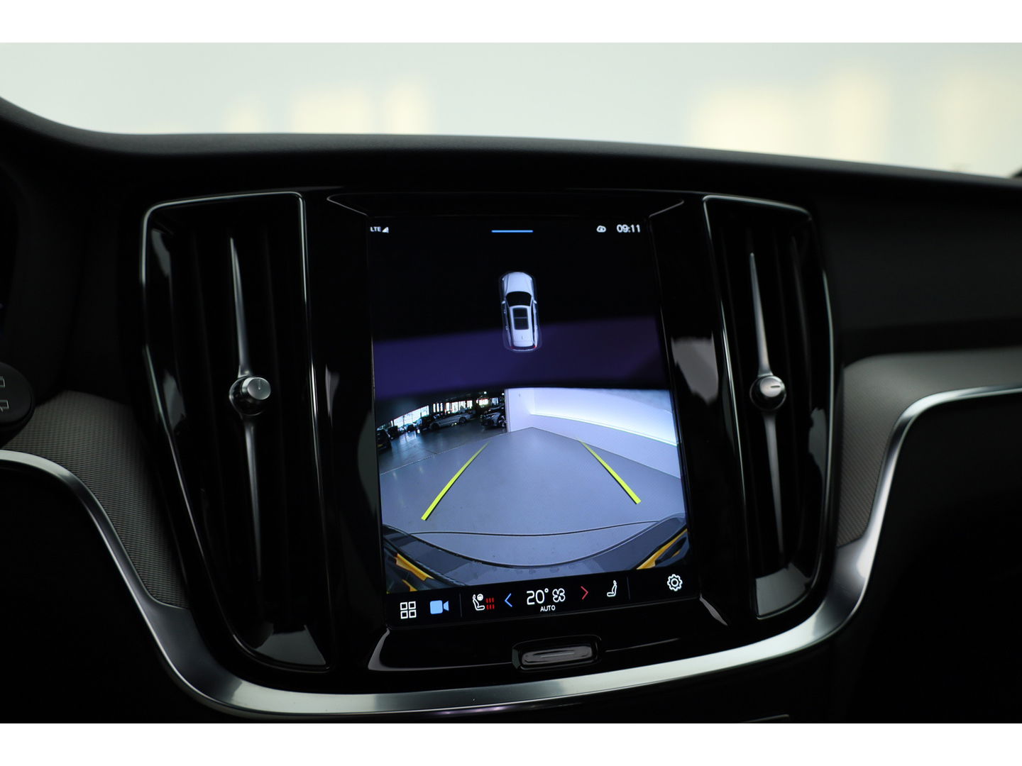 Volvo V60 T6 Recharge Plus Bright | Pano | 4x stoelen verw. | Stuur & voorruit verw. |