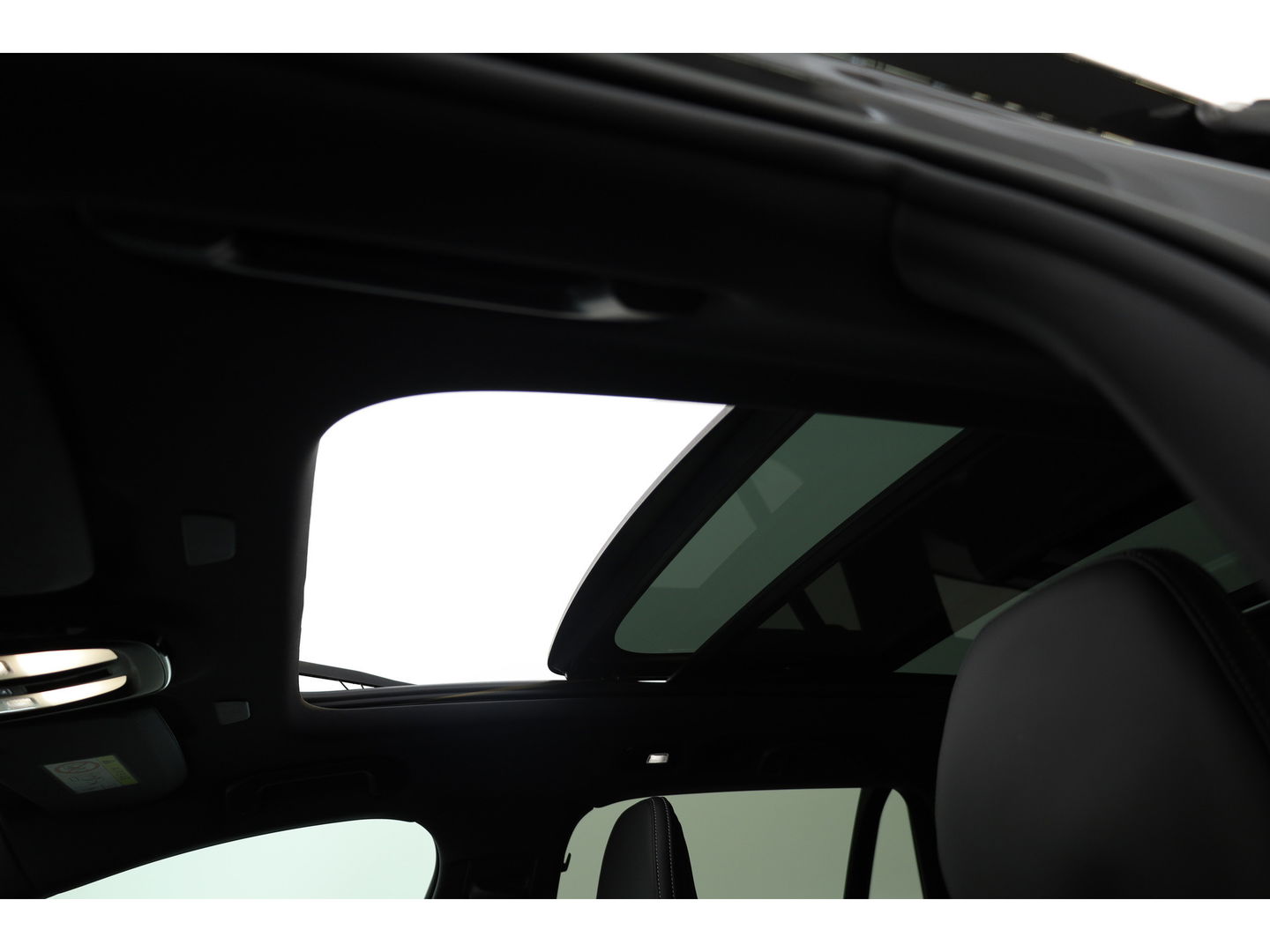 Volvo V60 T6 Recharge Plus Bright | Pano | 4x stoelen verw. | Stuur & voorruit verw. |