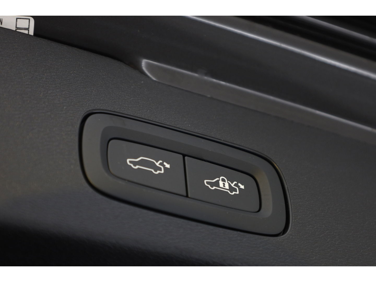 Volvo V60 T6 Recharge Plus Bright | Pano | 4x stoelen verw. | Stuur & voorruit verw. |