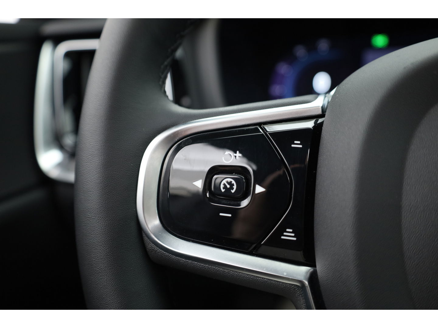 Volvo V60 T6 Recharge Plus Bright | Pano | 4x stoelen verw. | Stuur & voorruit verw. |