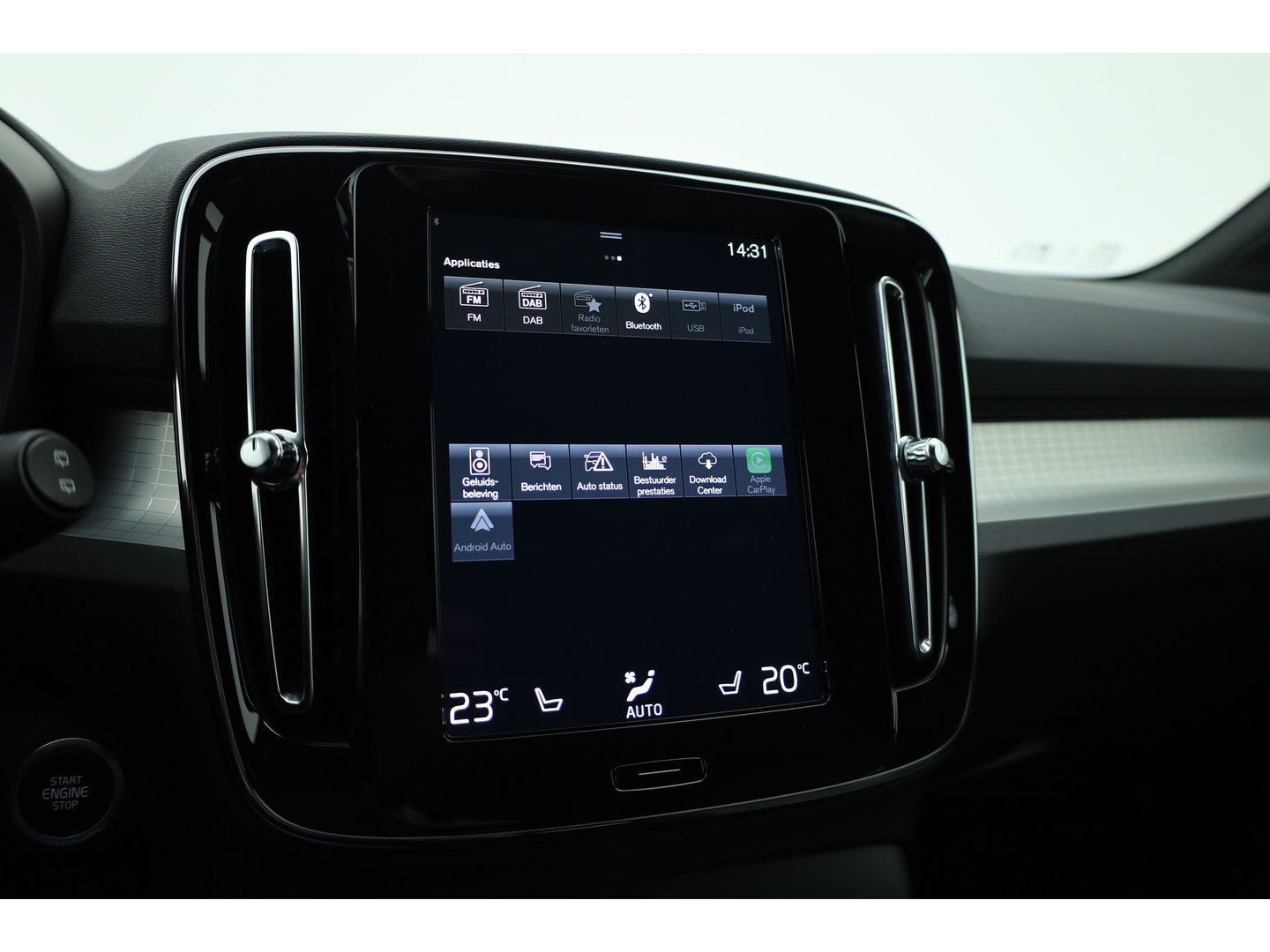 Volvo XC40 T5 Recharge Plus Dark | Pilot assist | Elek. Stoelen | 360cam | H&K | Navi