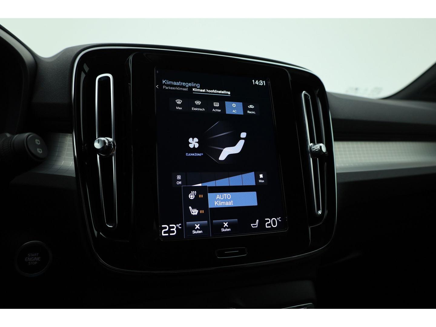 Volvo XC40 T5 Recharge Plus Dark | Pilot assist | Elek. Stoelen | 360cam | H&K | Navi