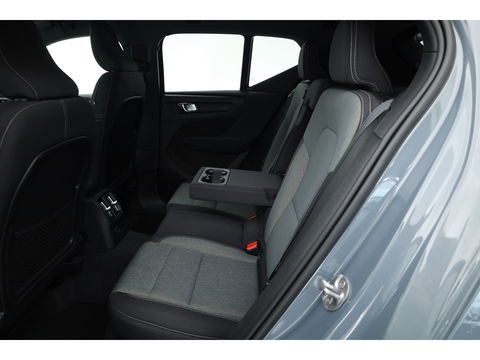 Volvo XC40 T5 Recharge Plus Dark | Pilot assist | Elek. Stoelen | 360cam | H&K | Navi