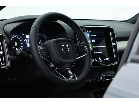 Volvo XC40 T5 Recharge Plus Dark | Pilot assist | Elek. Stoelen | 360cam | H&K | Navi