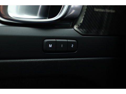Volvo XC40 T5 Recharge Plus Dark | Pilot assist | Elek. Stoelen | 360cam | H&K | Navi