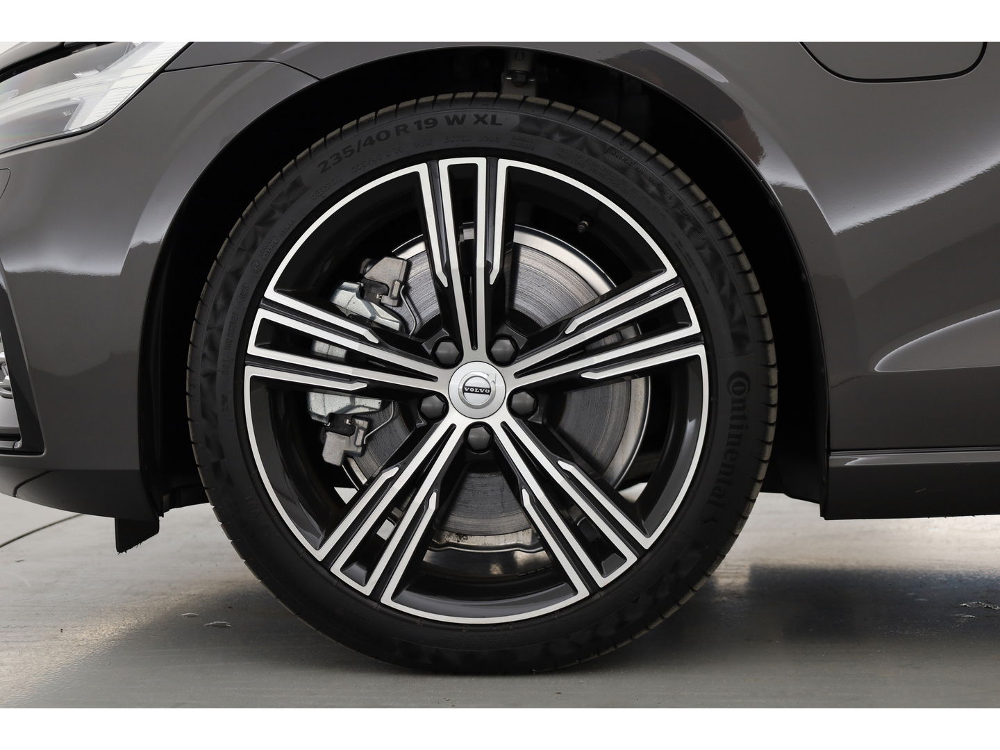 Volvo V60 2.0 T6 Plug-in hybrid AWD Plus Dark | Stuur- & 4x stoelverw. | H&K | Camera | ACC | Blis |