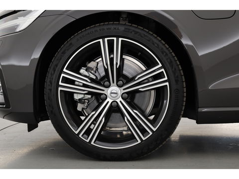 Volvo V60 2.0 T6 Plug-in hybrid AWD Plus Dark | Stuur- & 4x stoelverw. | H&K | Camera | ACC | Blis |