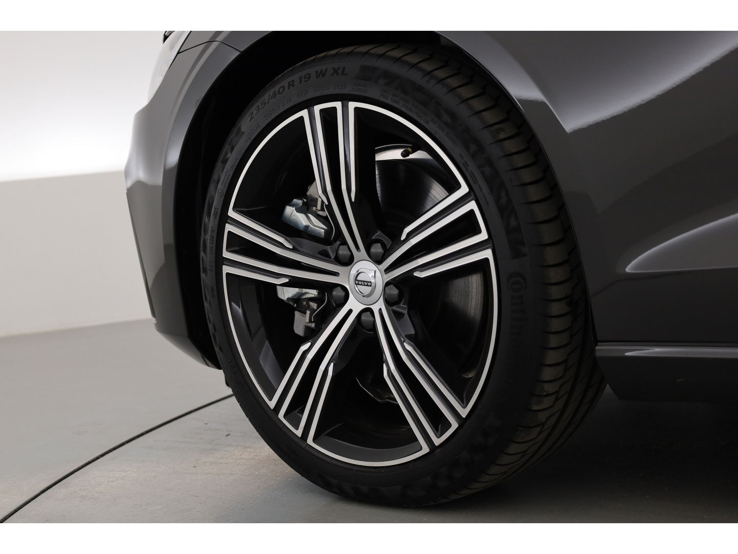 Volvo V60 2.0 T6 Plug-in hybrid AWD Plus Dark | Stuur- & 4x stoelverw. | H&K | Camera | ACC | Blis |