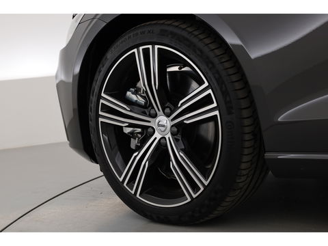Volvo V60 2.0 T6 Plug-in hybrid AWD Plus Dark | Stuur- & 4x stoelverw. | H&K | Camera | ACC | Blis |