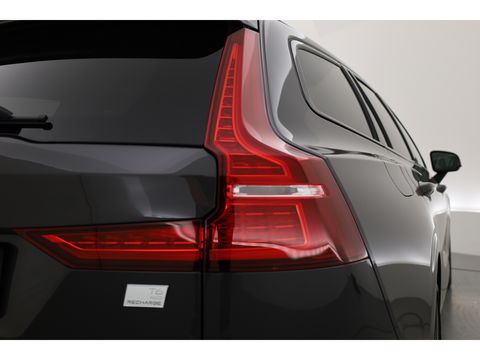 Volvo V60 2.0 T6 Plug-in hybrid AWD Plus Dark | Stuur- & 4x stoelverw. | H&K | Camera | ACC | Blis |