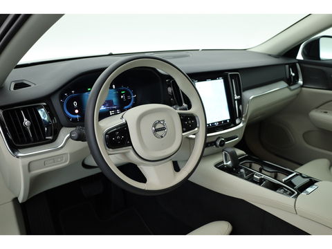 Volvo V60 2.0 T6 Plug-in hybrid AWD Plus Dark | Stuur- & 4x stoelverw. | H&K | Camera | ACC | Blis |