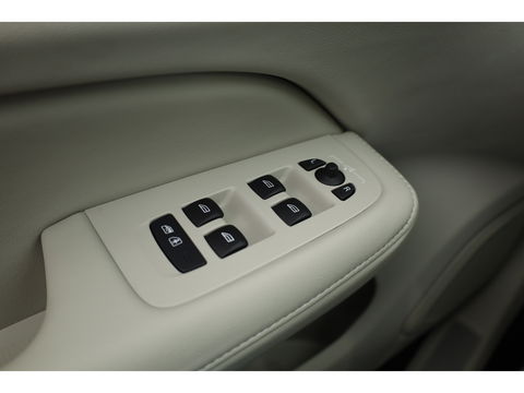 Volvo V60 2.0 T6 Plug-in hybrid AWD Plus Dark | Stuur- & 4x stoelverw. | H&K | Camera | ACC | Blis |