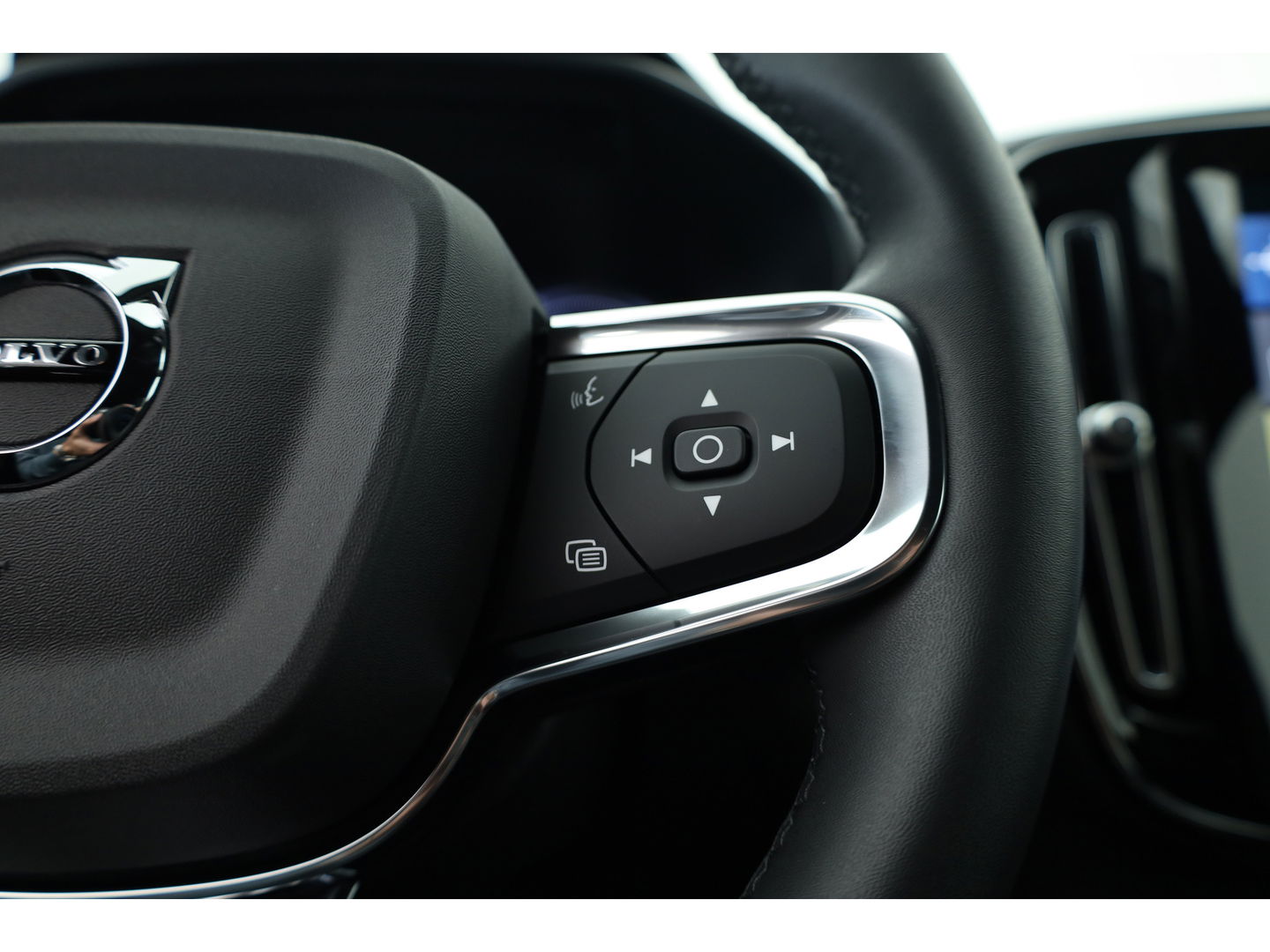 Volvo XC40 1.5 T4 Plug-in hybrid | Facelift | ACC | Blis |  19'' | Stoel + stuurverw. | Camera | PDC V+A |