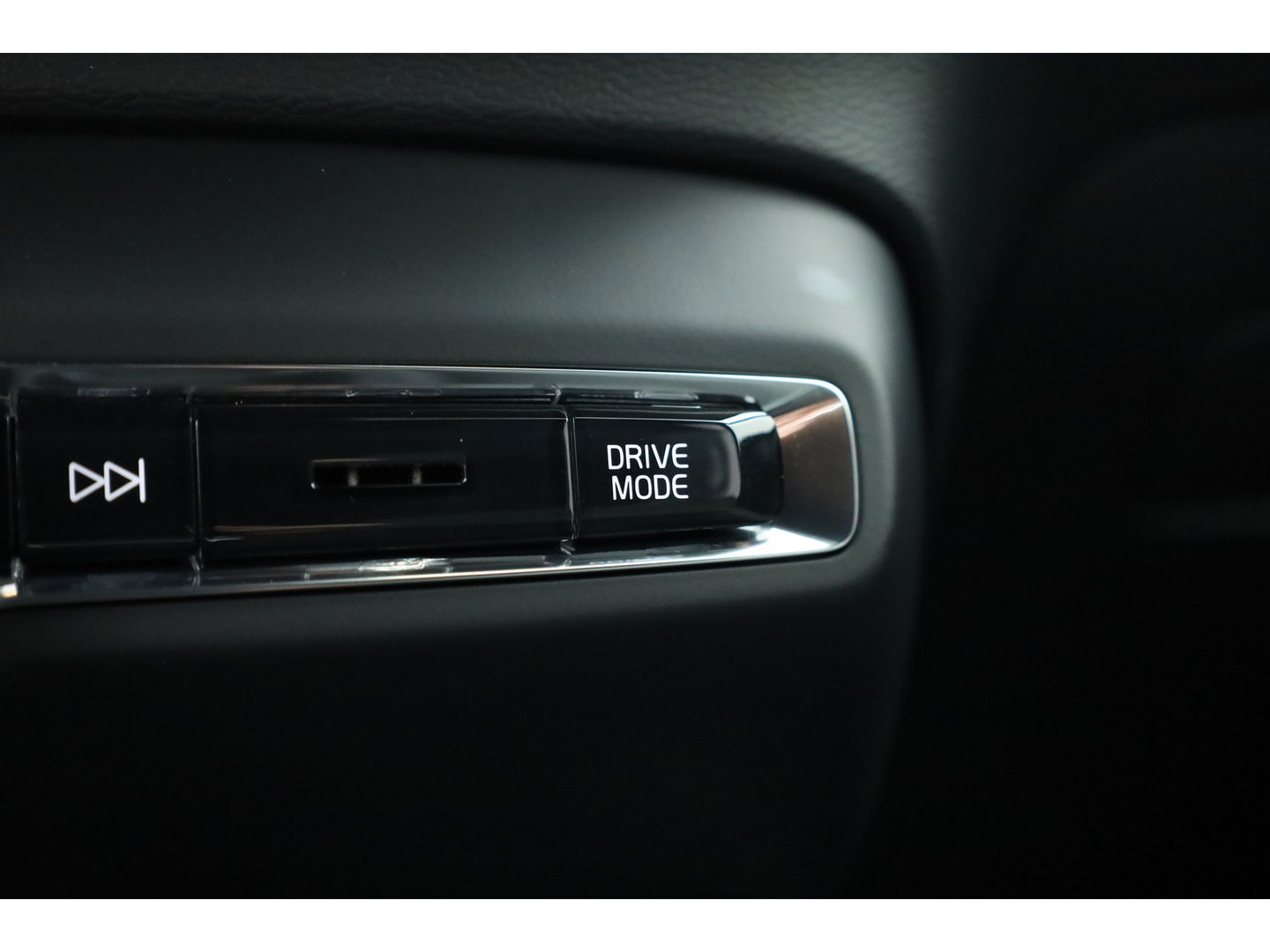 Volvo XC40 1.5 T4 Plug-in hybrid | Facelift | ACC | Blis |  19'' | Stoel + stuurverw. | Camera | PDC V+A |