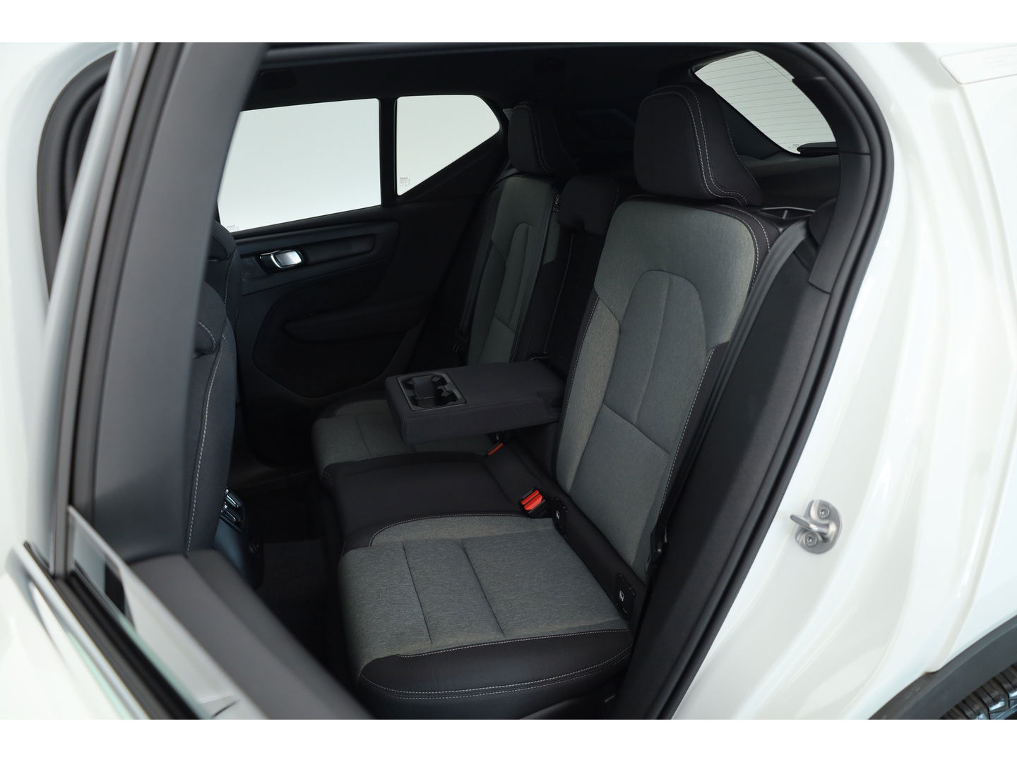 Volvo XC40 1.5 T4 Plug-in hybrid | Facelift | ACC | Blis | 19'' | Stoel + stuurverw. | Camera | PDC V+A |