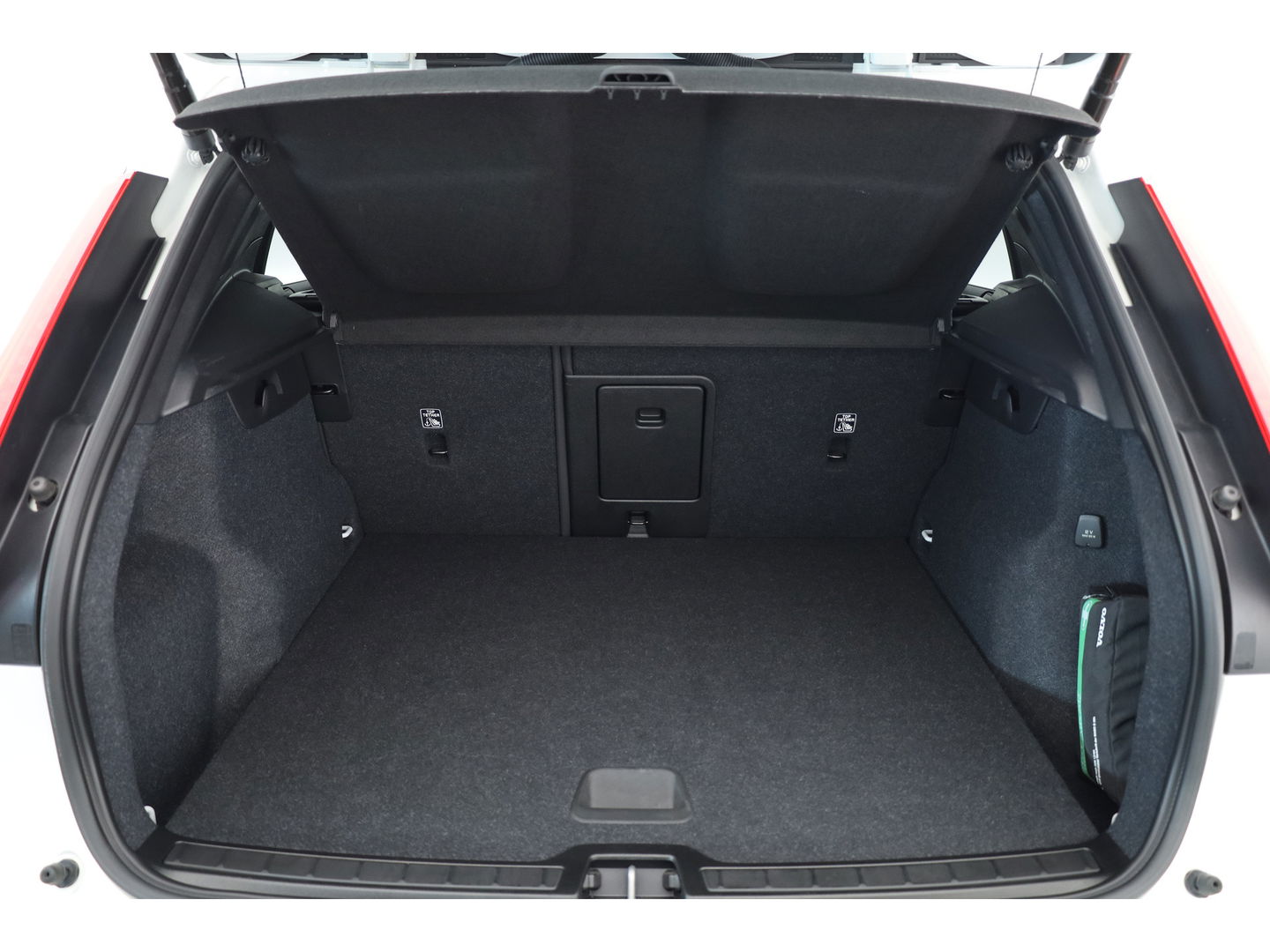 Volvo XC40 1.5 T4 Plug-in hybrid | Facelift | ACC | Blis |  19'' | Stoel + stuurverw. | Camera | PDC V+A |