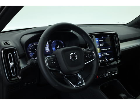 Volvo XC40 1.5 T4 Plug-in hybrid | Facelift | ACC | Blis |  19'' | Stoel + stuurverw. | Camera | PDC V+A |