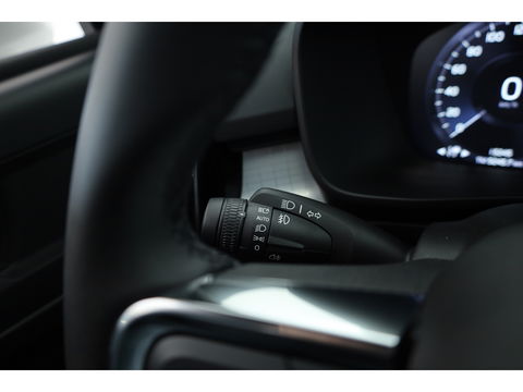 Volvo XC40 1.5 T4 Plug-in hybrid | Facelift | ACC | Blis |  19'' | Stoel + stuurverw. | Camera | PDC V+A |