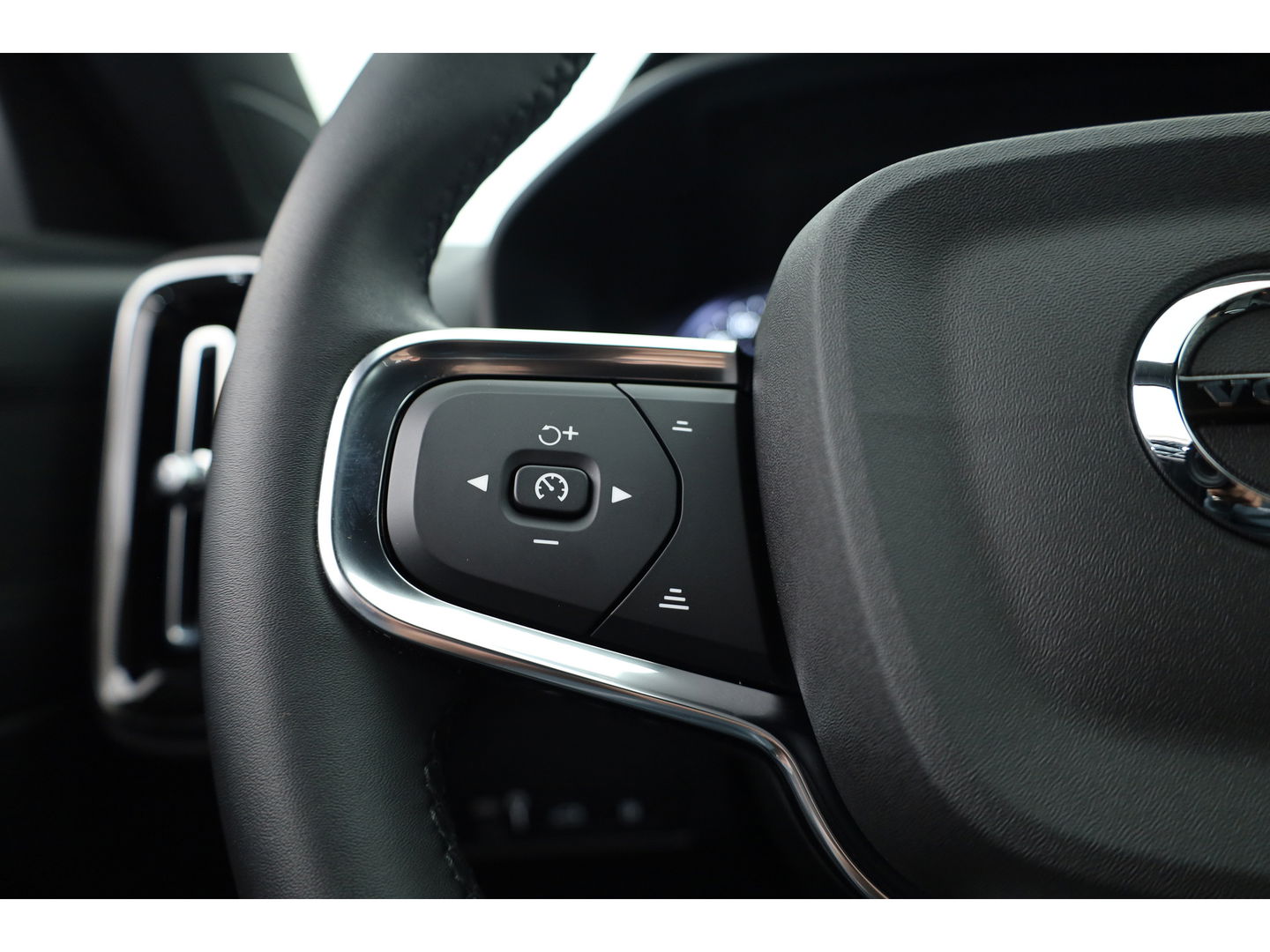 Volvo XC40 1.5 T4 Plug-in hybrid | Facelift | ACC | Blis |  19'' | Stoel + stuurverw. | Camera | PDC V+A |