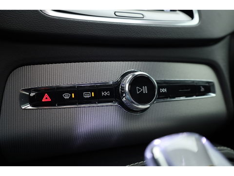 Volvo XC90 2.0 T8 Plug-in hybrid AWD Plus Bright Pano-dak | 360 camera | 21'' | Pilot Assist |