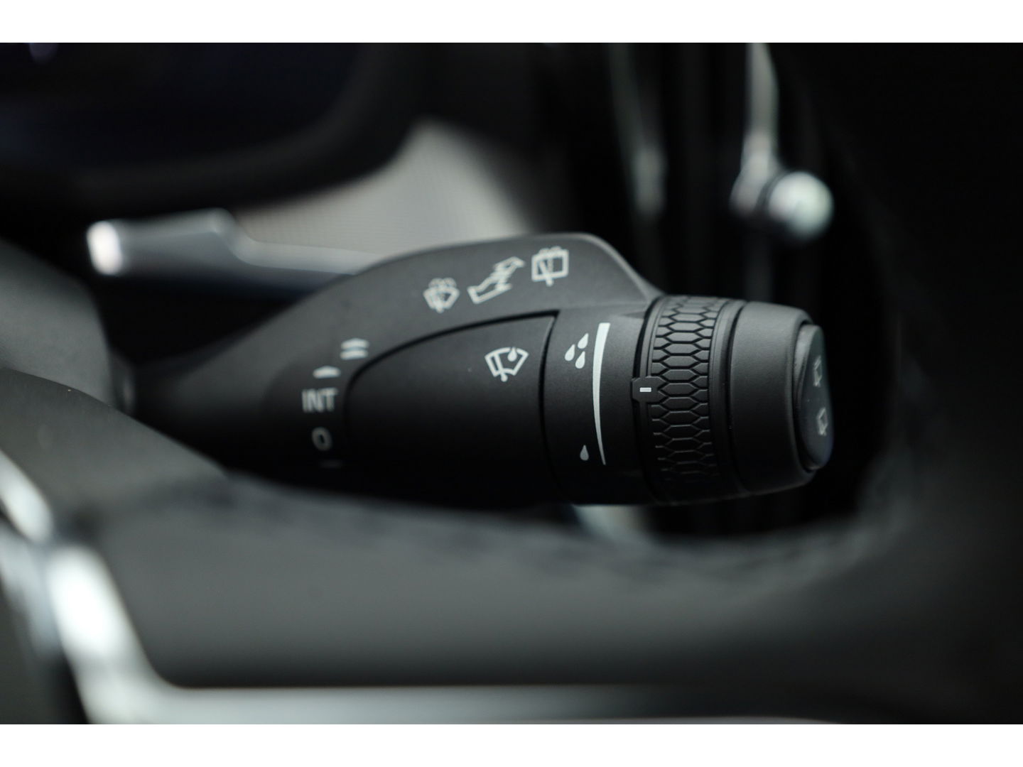 Volvo V60 2.0 B4 Plus Bright | Pano-dak | H&K audio | Trekhaak | Pilot Assist |