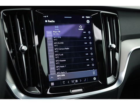 Volvo V60 2.0 B4 Plus Bright | Pano-dak | H&K audio | Trekhaak | Pilot Assist |