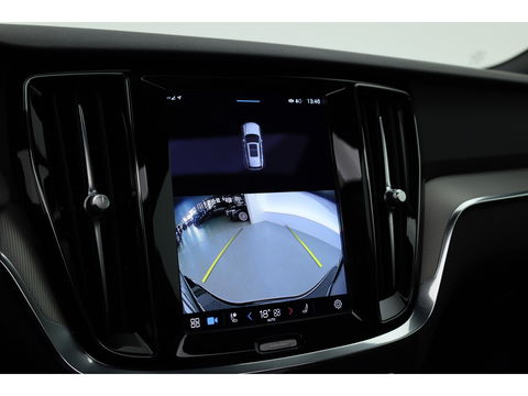 Volvo V60 2.0 B4 Plus Bright | Pano-dak | H&K audio | Trekhaak | Pilot Assist |
