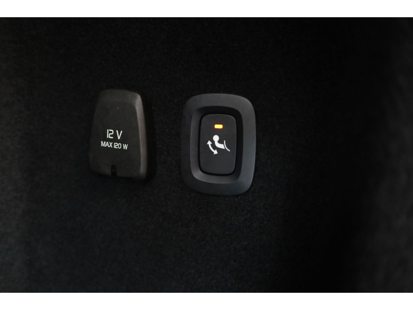 Volvo V60 2.0 B4 Plus Bright | Pano-dak | H&K audio | Trekhaak | Pilot Assist |