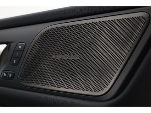 Volvo V60 2.0 B4 Plus Bright | Pano-dak | H&K audio | Trekhaak | Pilot Assist |
