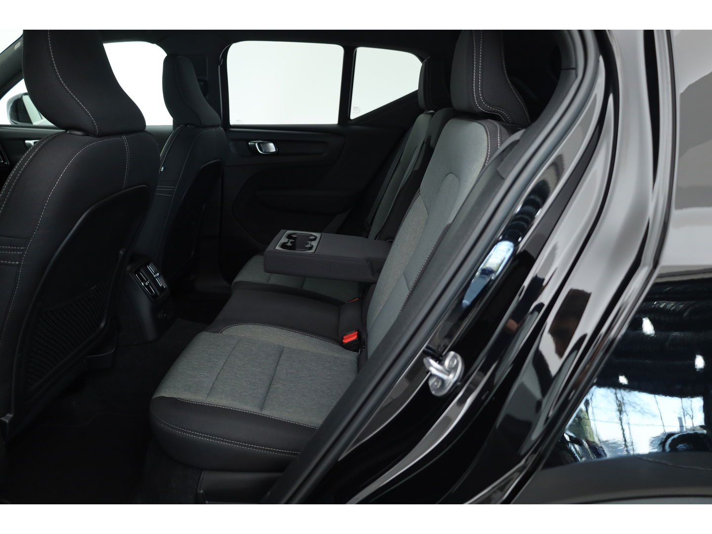 Volvo XC40 1.5 T4 Plug-in hybrid | Facelift | ACC | Blis | Camera | 19'' | Stoel + stuurverw. |