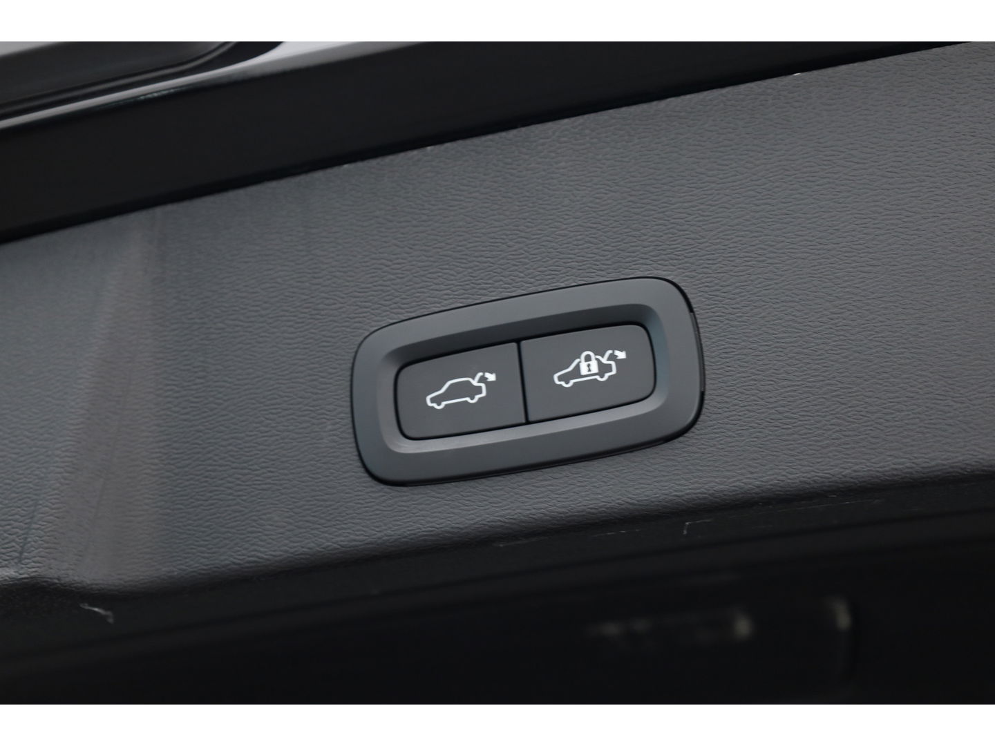 Volvo XC40 1.5 T4 Plug-in hybrid | Facelift | ACC | Blis | Camera | 19'' | Stoel + stuurverw. |