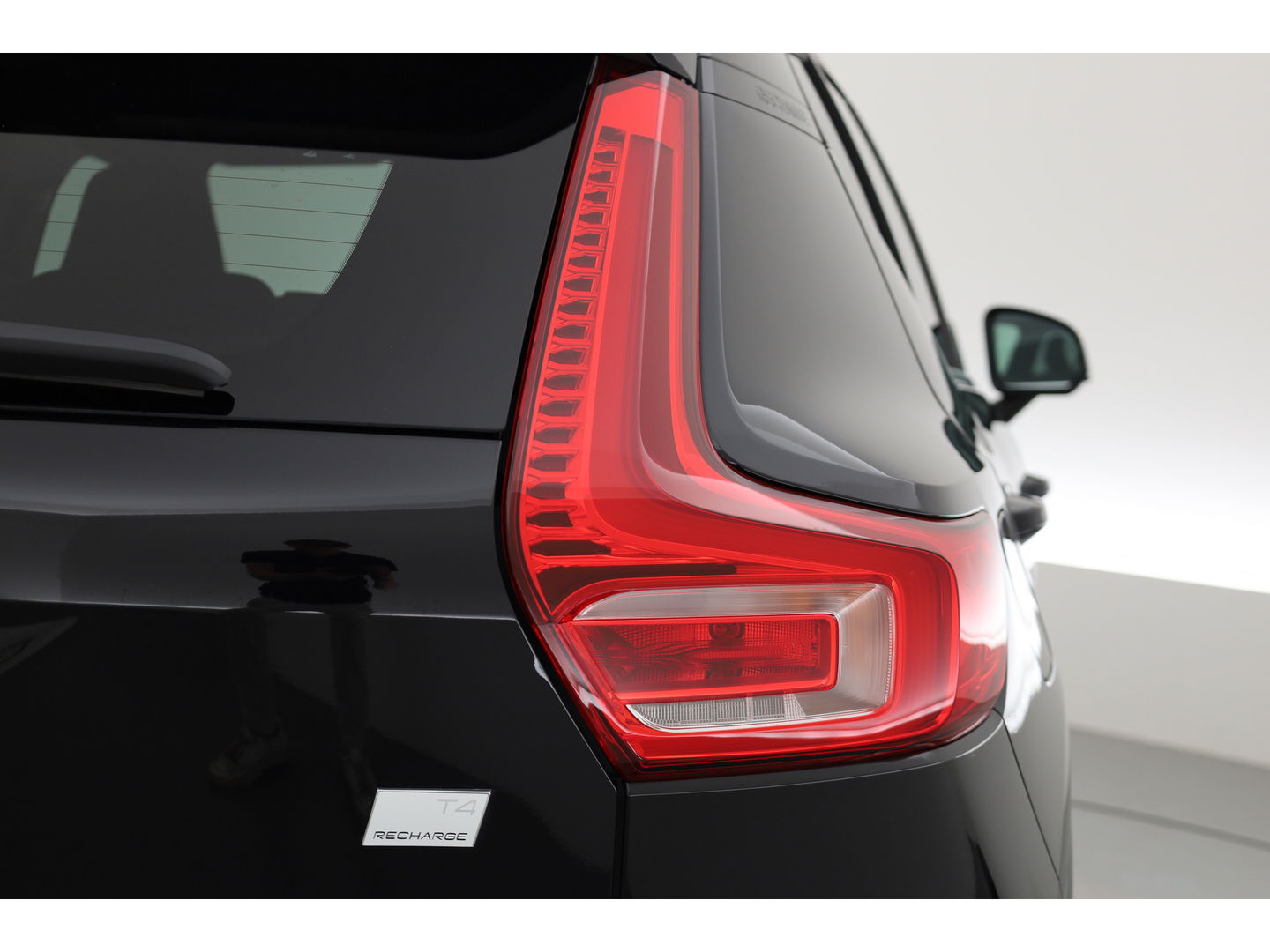 Volvo XC40 1.5 T4 Plug-in hybrid | Facelift | ACC | Blis | Camera | 19'' | Stoel + stuurverw. |