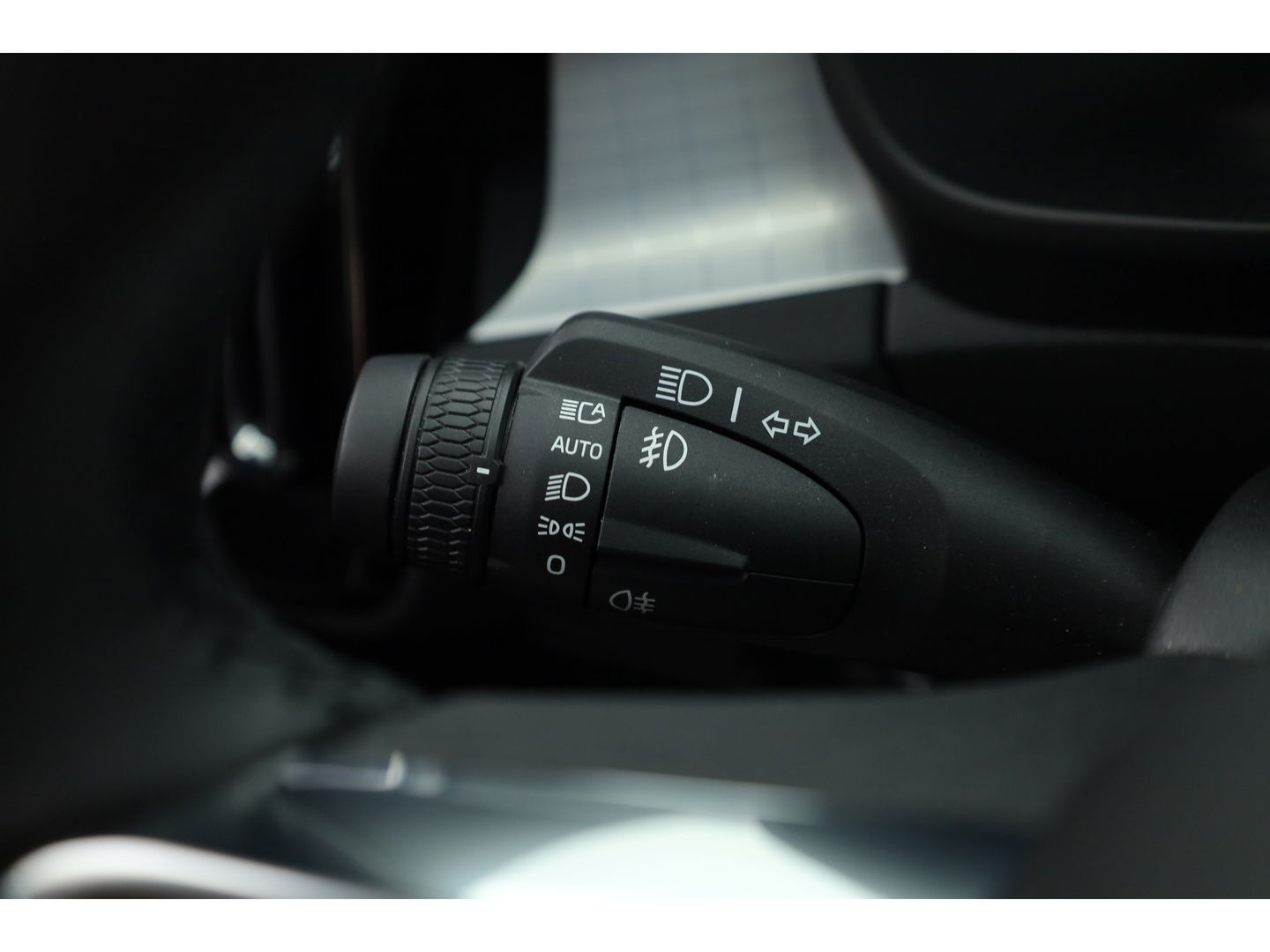Volvo XC40 1.5 T4 Plug-in hybrid | Facelift | ACC | Blis | Camera | 19'' | Stoel + stuurverw. |