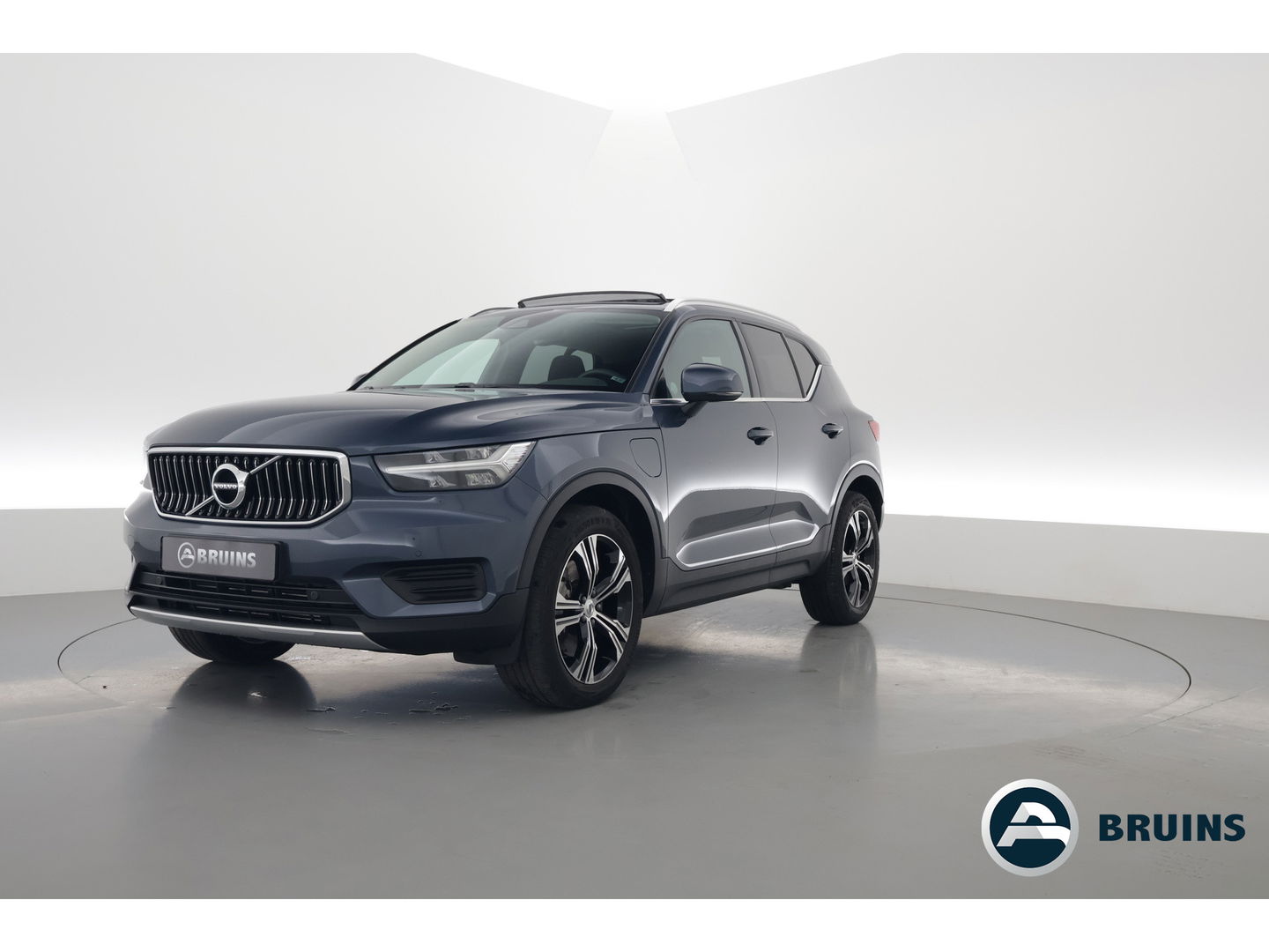 Volvo XC40 1.5 T4 Recharge Inscription Expression | Pano | 19'' | Stoel + stuurverwarming | camera |