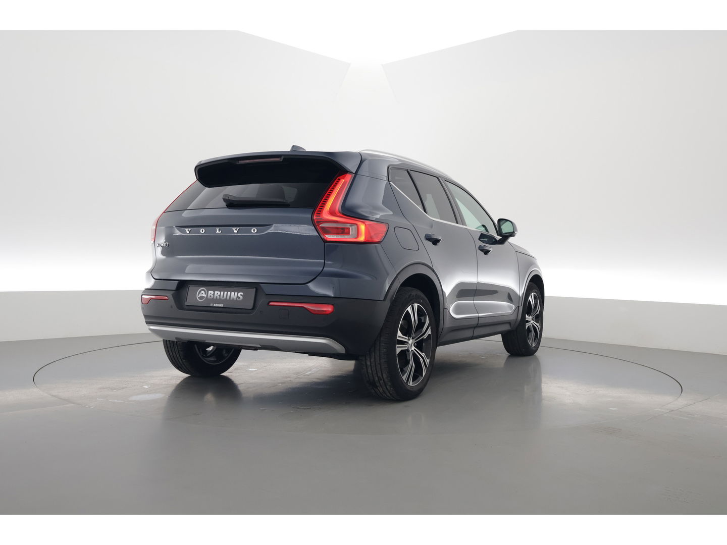 Volvo XC40 1.5 T4 Recharge Inscription Expression | Pano | 19'' | Stoel + stuurverwarming | camera |