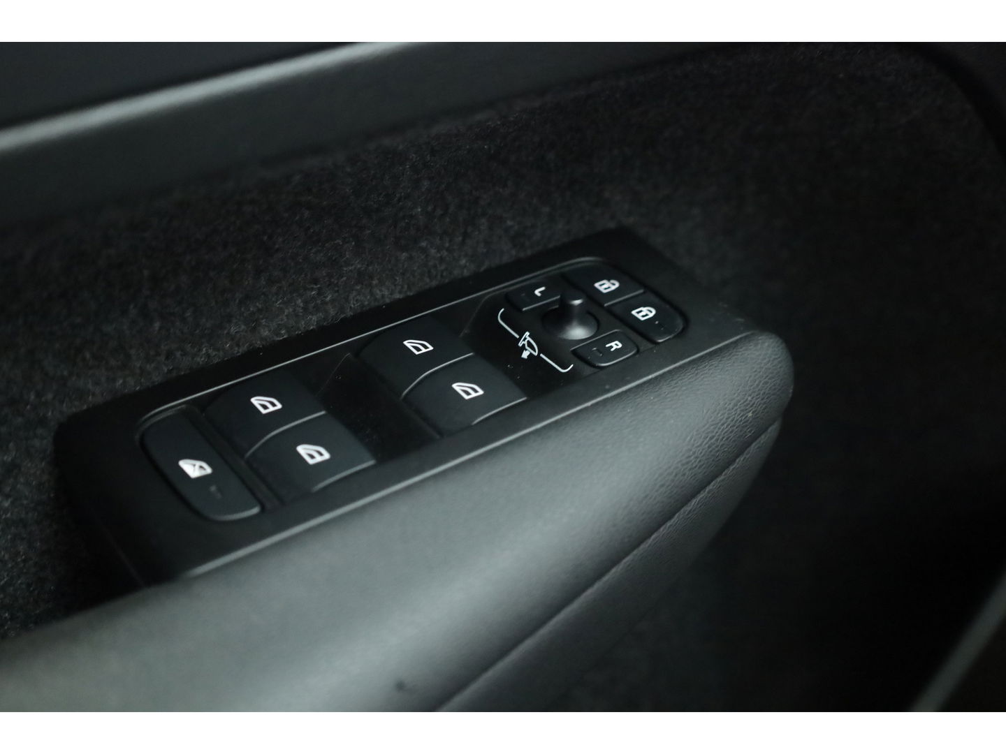 Volvo XC40 1.5 T4 Recharge Inscription Expression | Pano | 19'' | Stoel + stuurverwarming | camera |