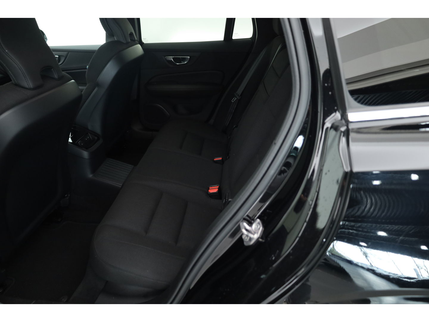 Volvo V60 2.0 T6 Recharge AWD Inscription Expression | Stuur- & 4x Stoelverw. | Camera | Apple Carplay |
