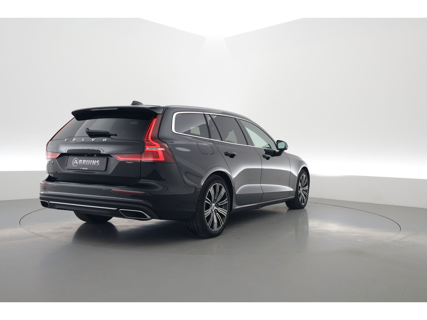 Volvo V60 2.0 T6 Recharge AWD Inscription Expression | Stuur- & 4x Stoelverw. | Camera | Apple Carplay |