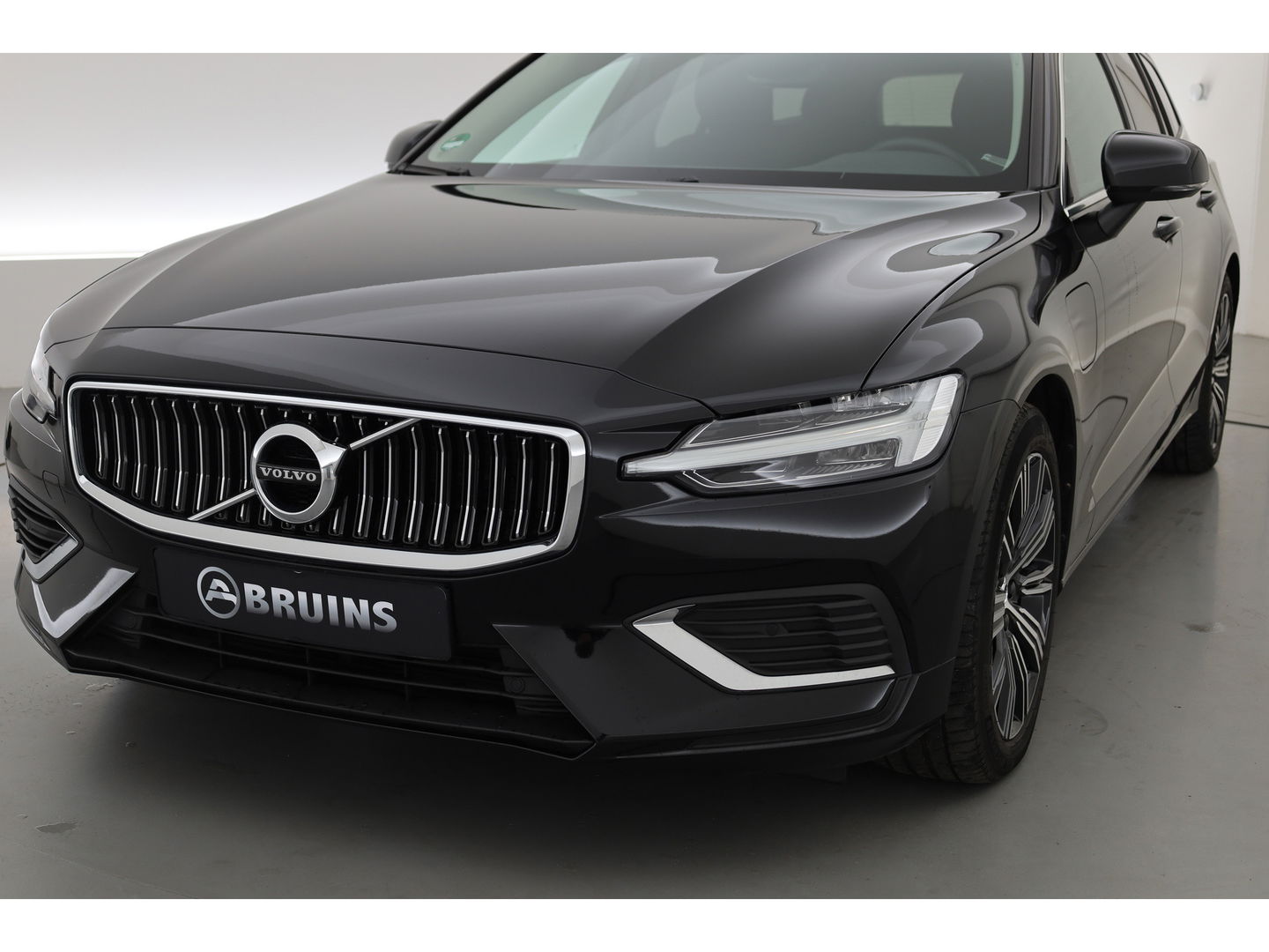 Volvo V60 2.0 T6 Recharge AWD Inscription Expression | Stuur- & 4x Stoelverw. | Camera | Apple Carplay |