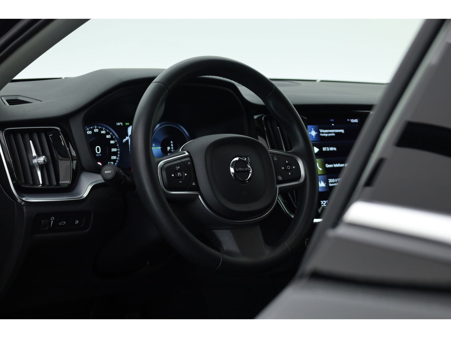 Volvo V60 2.0 T6 Recharge AWD Inscription Expression | Stuur- & 4x Stoelverw. | Camera | Apple Carplay |