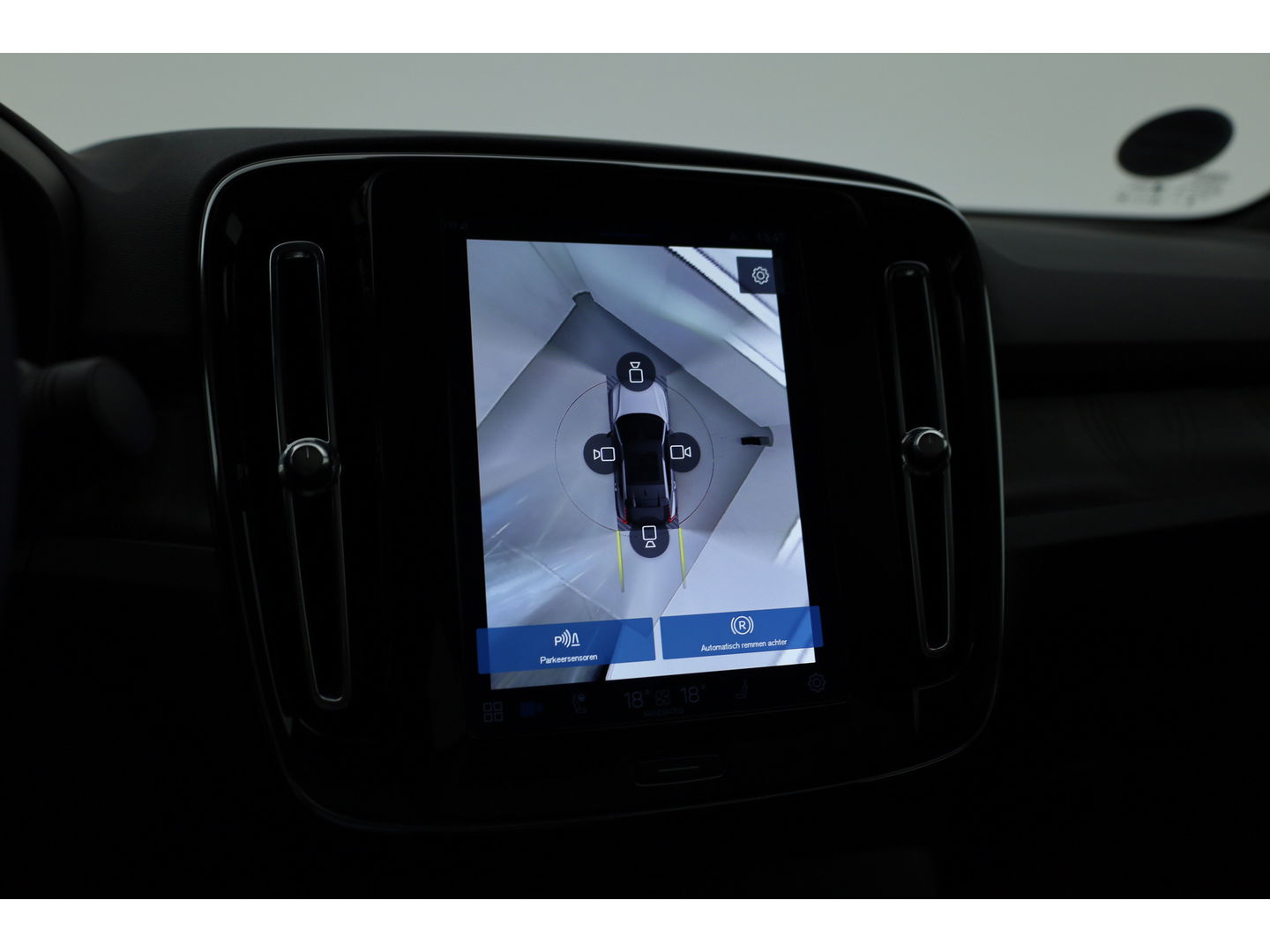 Volvo C40 Single Motor Extended Range Ultimate 82 kWh |Pixel LED | Pano | Pilot Assist | 360cam | H&K | Elek. Stoelen |