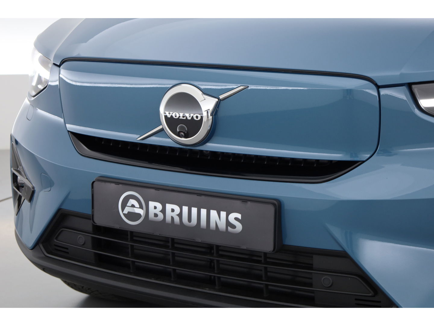 Volvo C40 Single Motor Extended Range Ultimate 82 kWh |Pixel LED | Pano | Pilot Assist | 360cam | H&K | Elek. Stoelen |