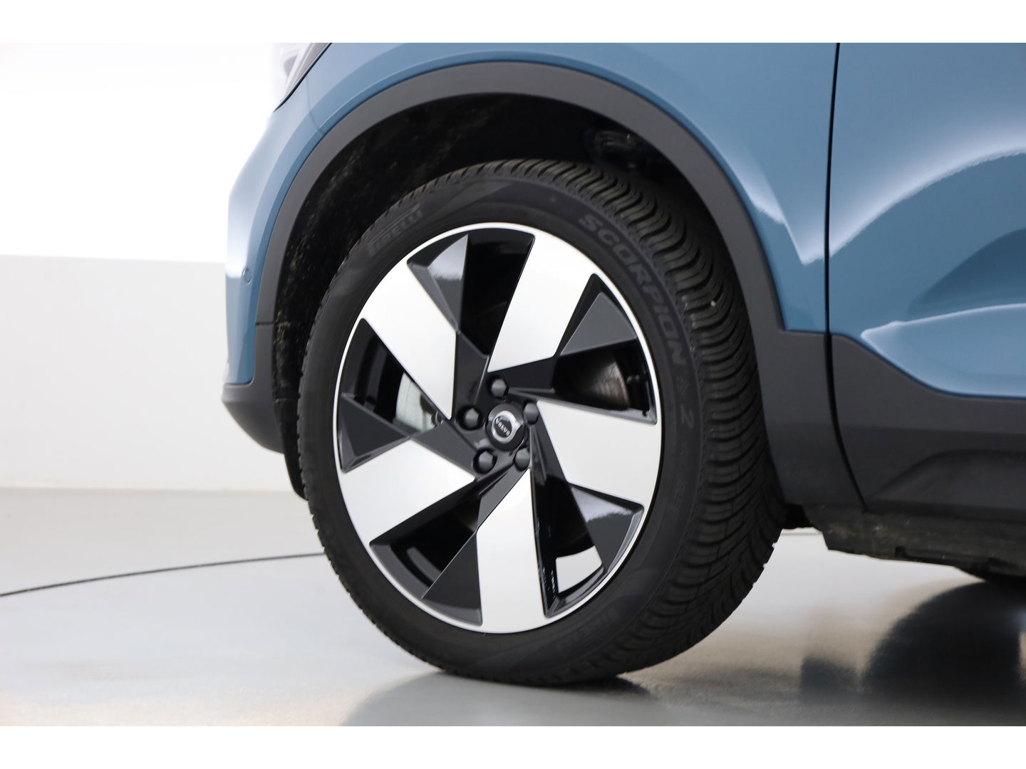 Volvo C40 Single Motor Extended Range Ultimate 82 kWh |Pixel LED | Pano | Pilot Assist | 360cam | H&K | Elek. Stoelen |