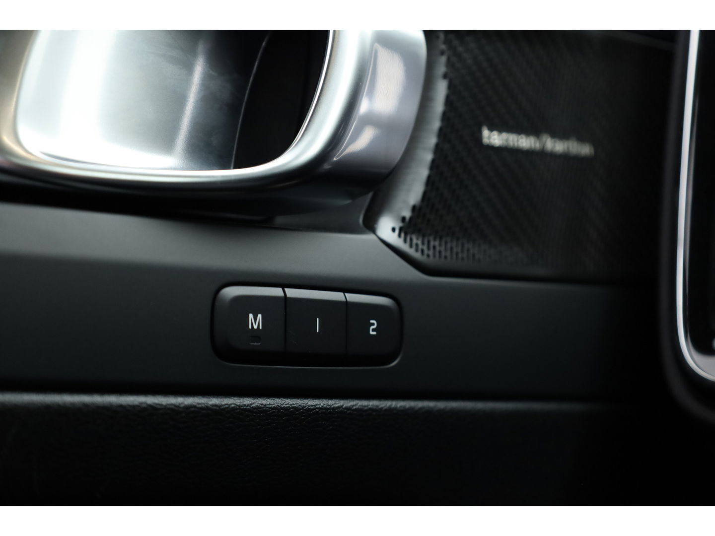 Volvo C40 Single Motor Extended Range Ultimate 82 kWh |Pixel LED | Pano | Pilot Assist | 360cam | H&K | Elek. Stoelen |