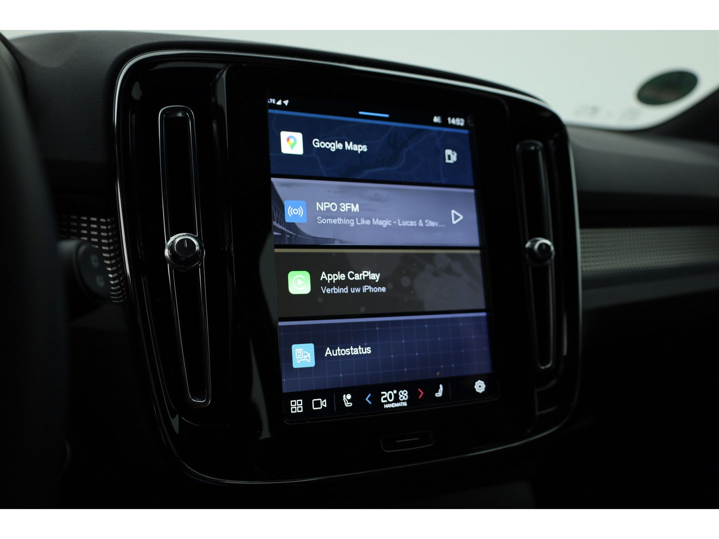 Volvo XC40 2.0 B3 Core | Elek. verst. stoelen | Stoel + stuurverw. |  Camera |