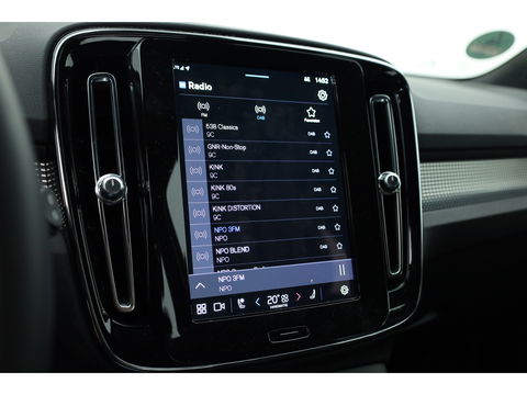 Volvo XC40 2.0 B3 Core | Elek. verst. stoelen | Stoel + stuurverw. |  Camera |